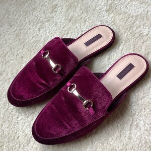 Forever 21 Horsebit Velvet Mules Slip on in Deep Red Purple Fuschia size 8